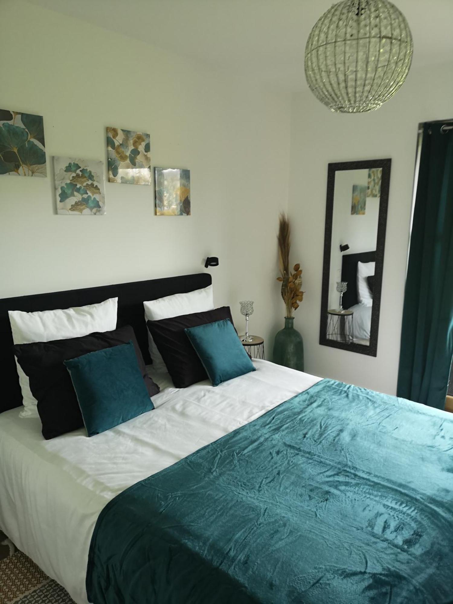 Surville  La Pause B&B 외부 사진