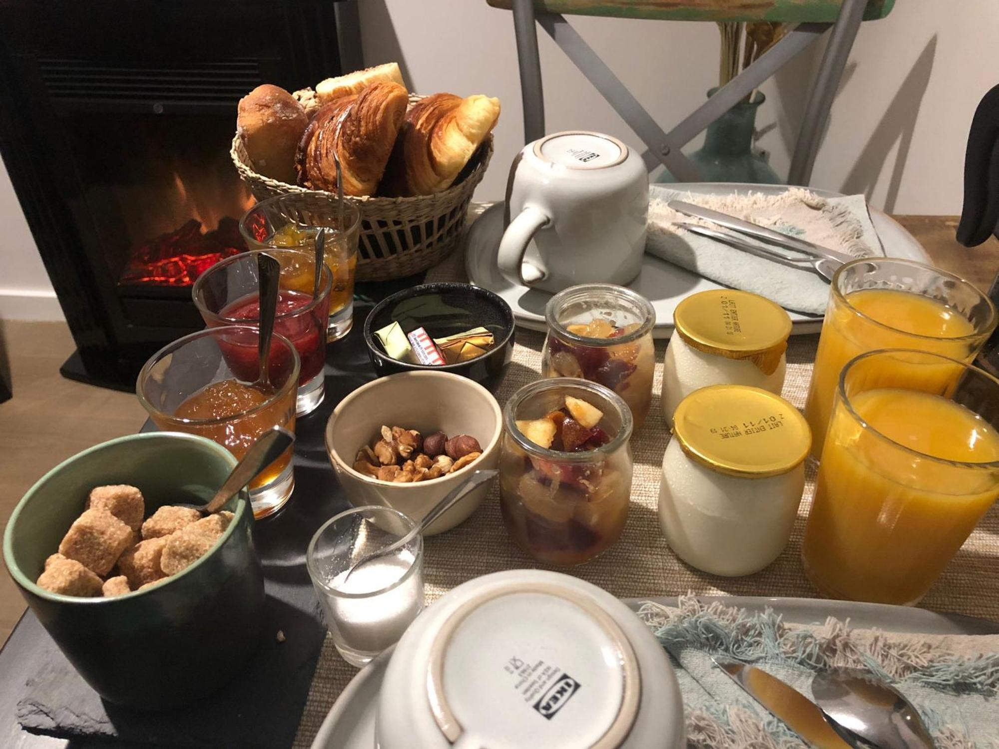 Surville  La Pause B&B 외부 사진